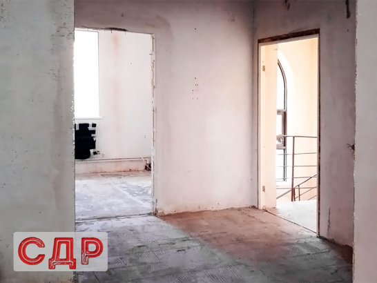 Зачистка стен и пола офисного помещения.