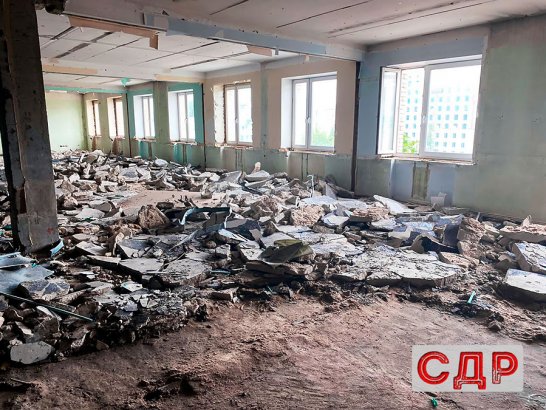 Демонтаж бетонной стяжки в помещениях.