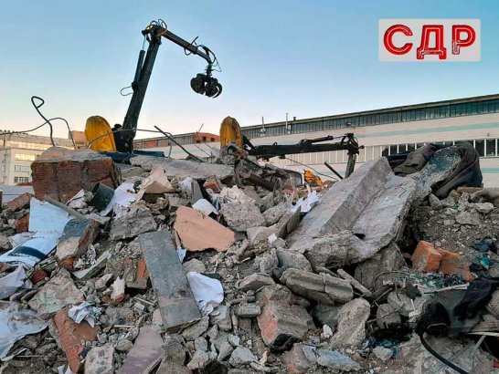 Вывоз строительного мусора после сноса здания.